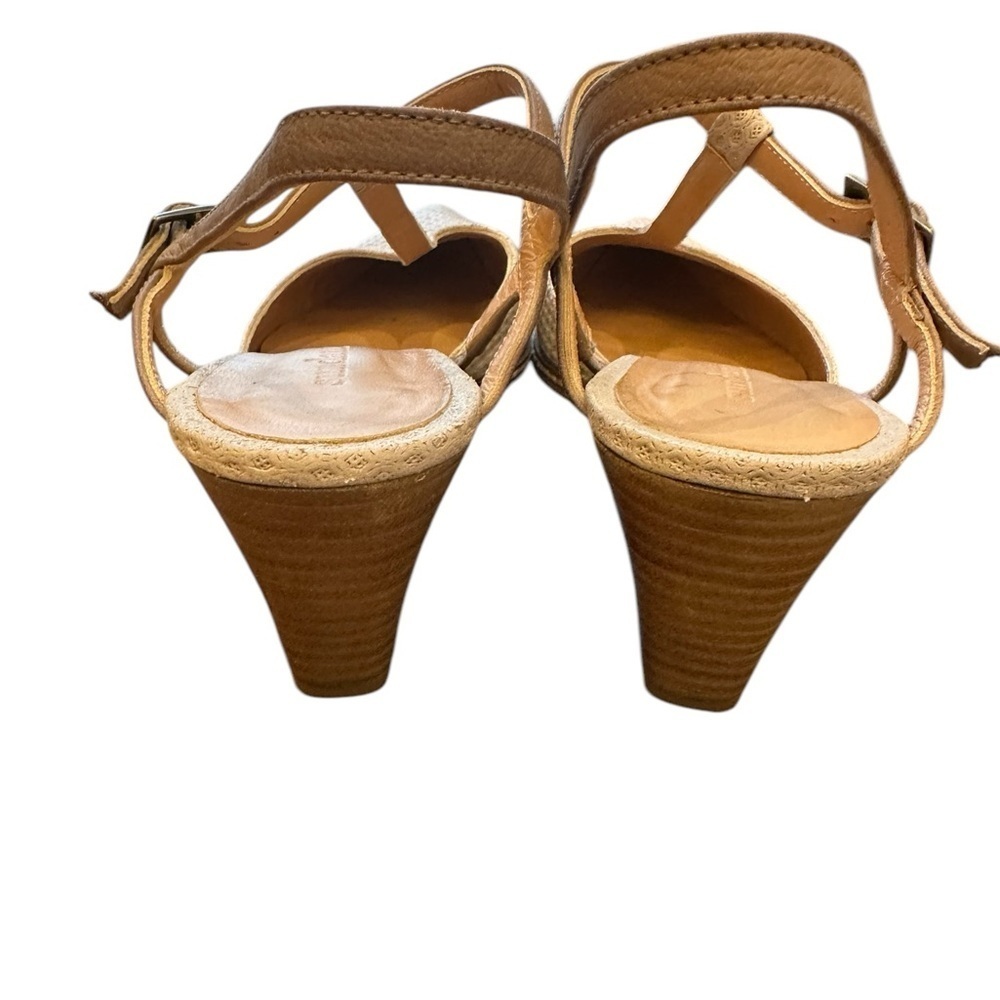Sundance Taupe/Gray Leather Pointed Toe Stacked Heel T-Strap Shoes Size 40/9 - Picture 3 of 7
